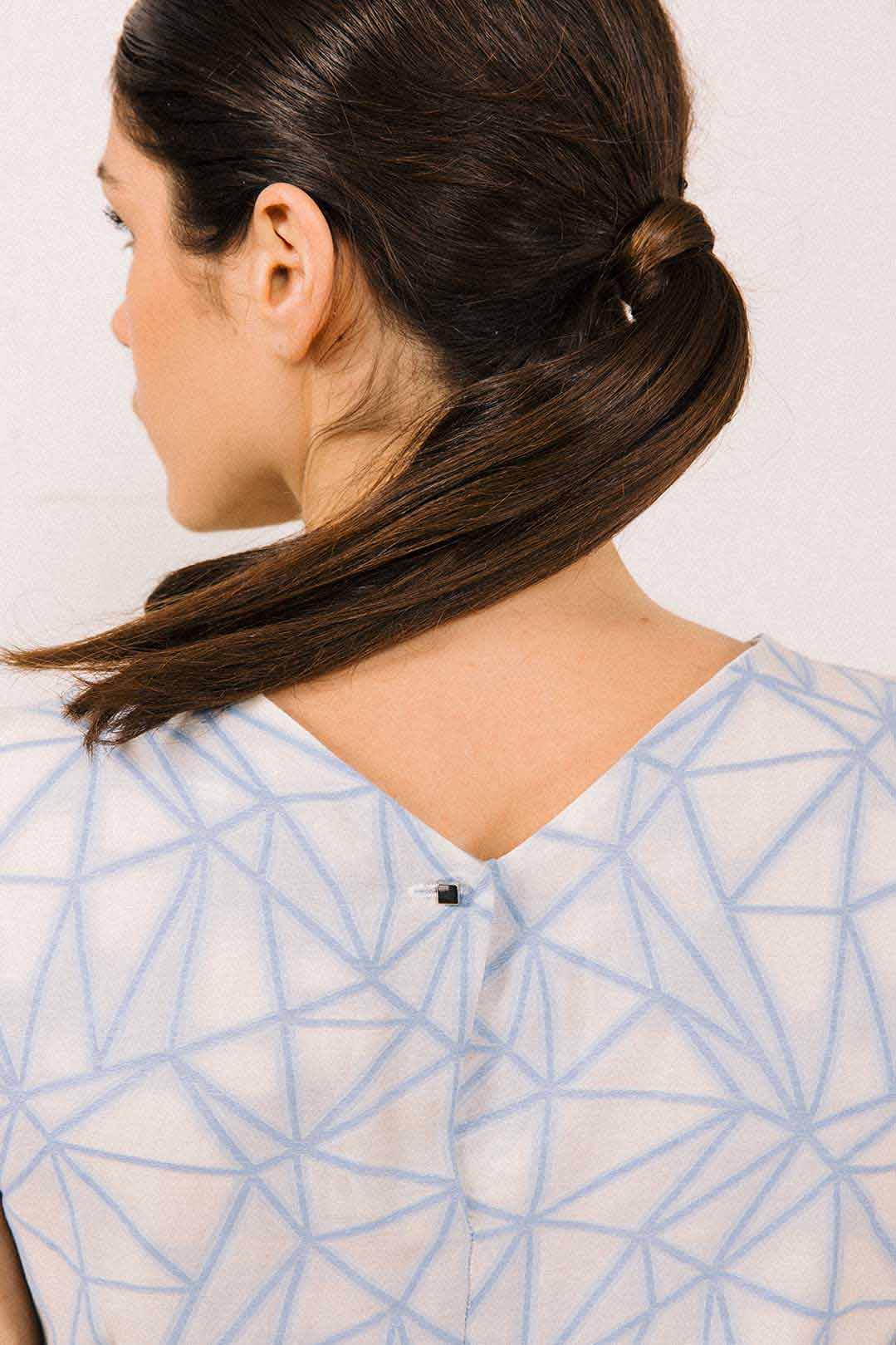 Robe Nina patineuse bleue et blanche en soie et coton 6