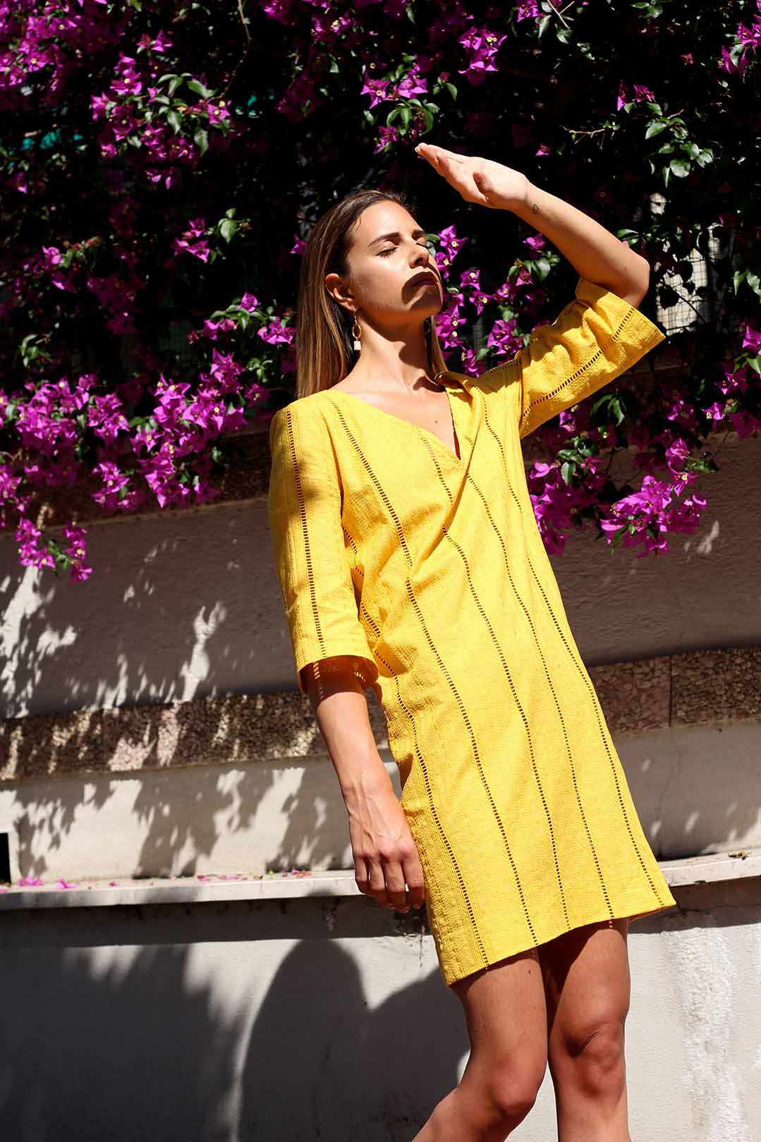 Robe Anais droite moutarde en coton ajouré  5