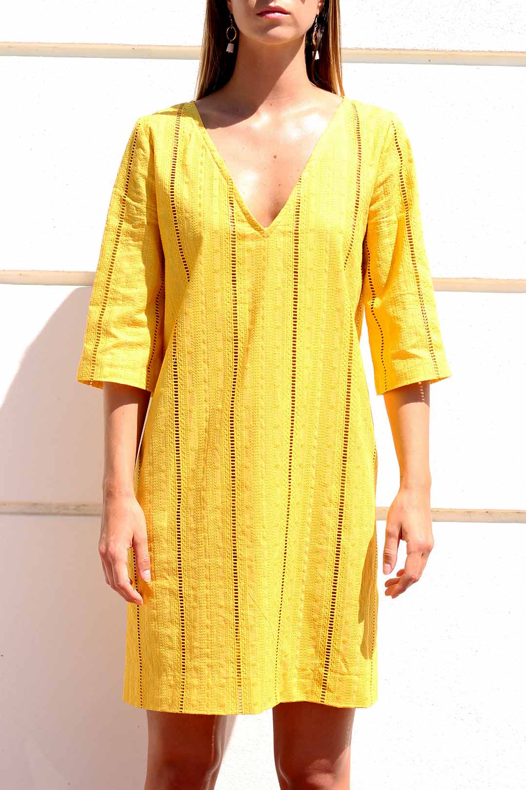 Robe Anais droite moutarde en coton ajouré  4