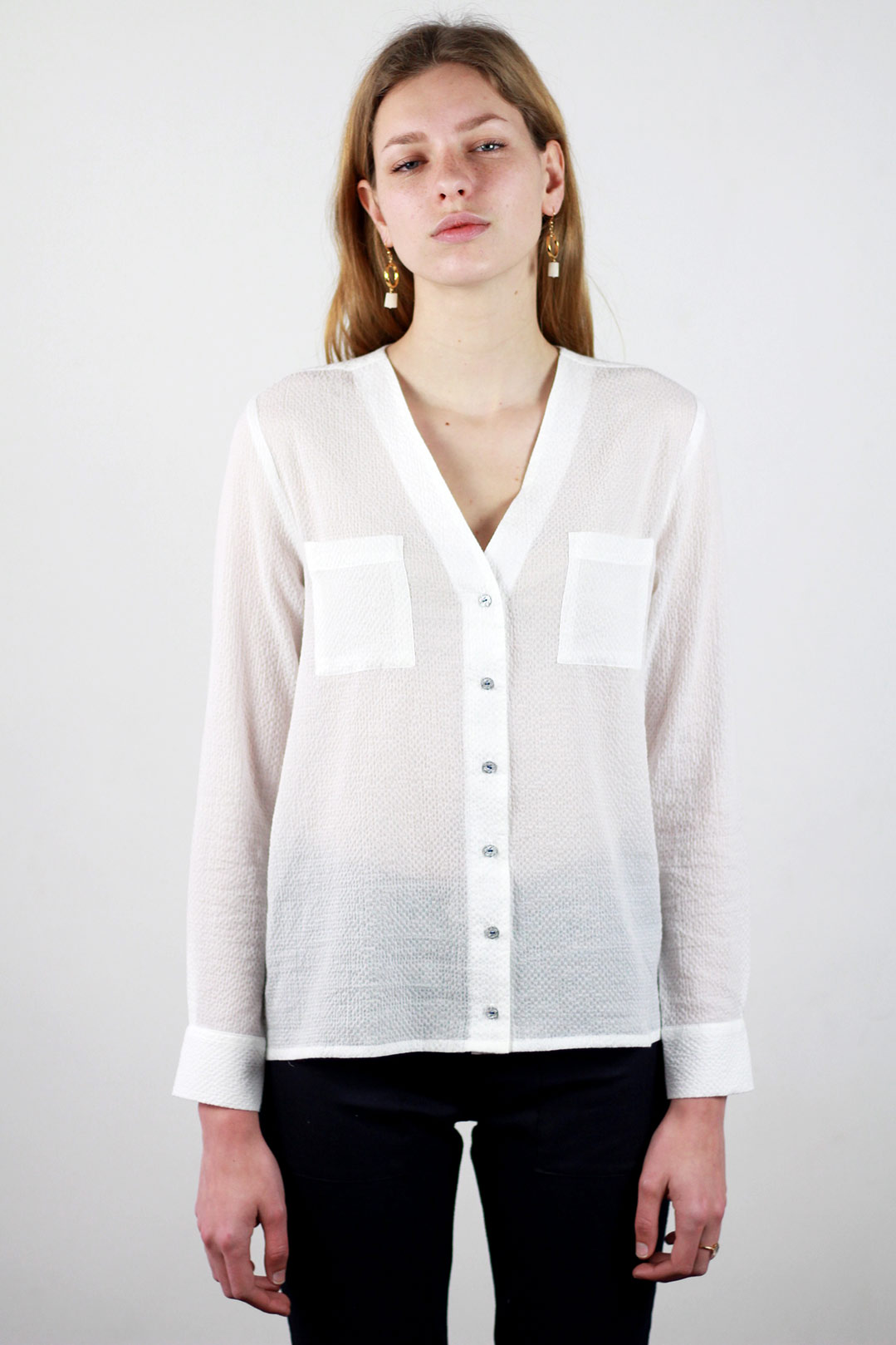 Chemise Stéphanie droite, col V en coton gaufré blanc 2