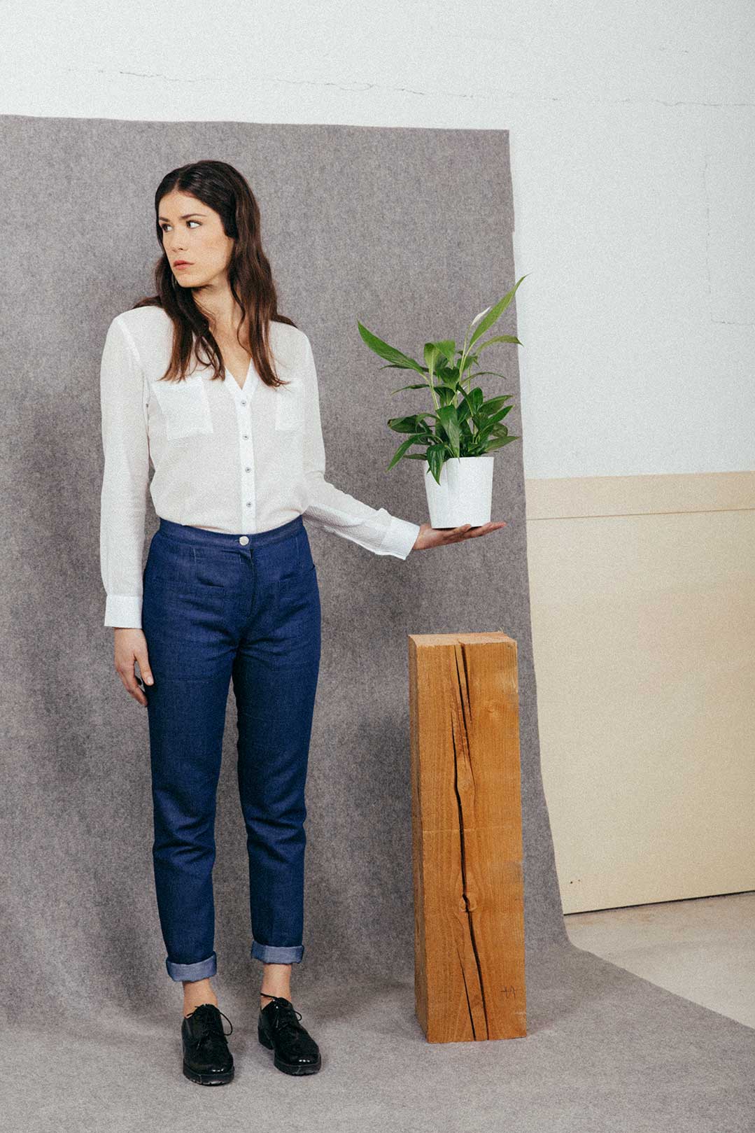 Chemise Stéphanie droite, col V en coton gaufré blanc 6