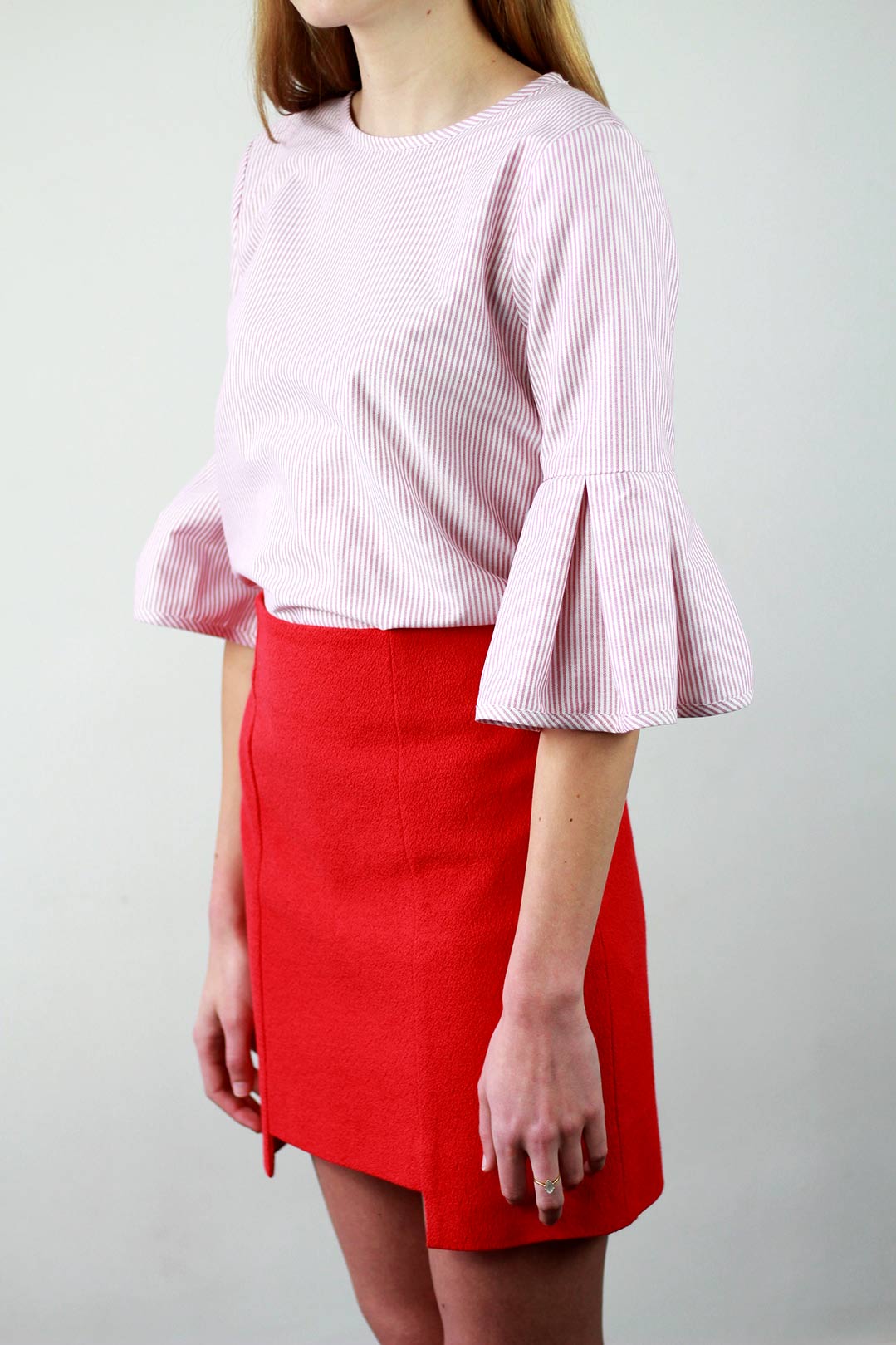 Jupe Emilie droite avec détails de coupe en coton rouge 3