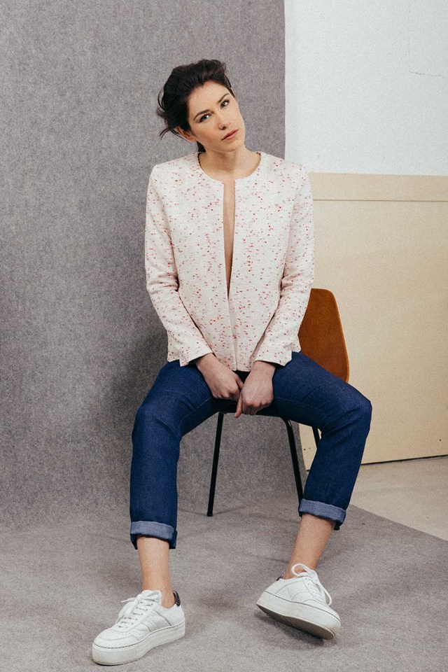 Veste chic, couture et droite en coton blanc et rouge Céline 2