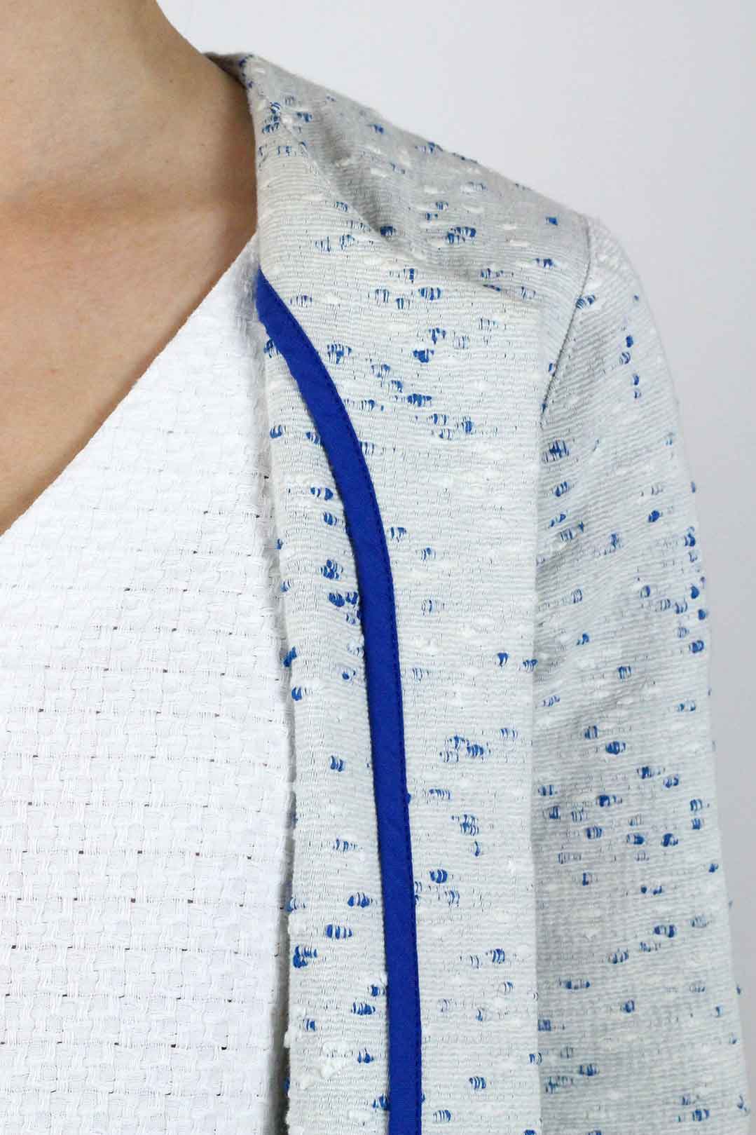 Veste Céline, chic et élégante, coupe droite en coton bleu et blanc 3