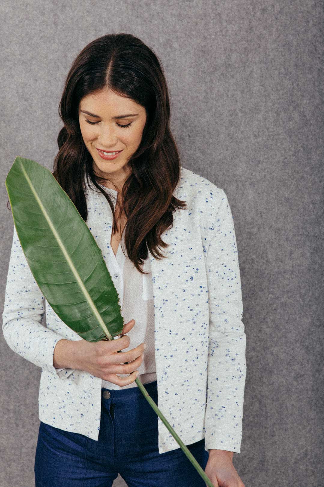 Veste Céline, chic et élégante, coupe droite en coton bleu et blanc 6