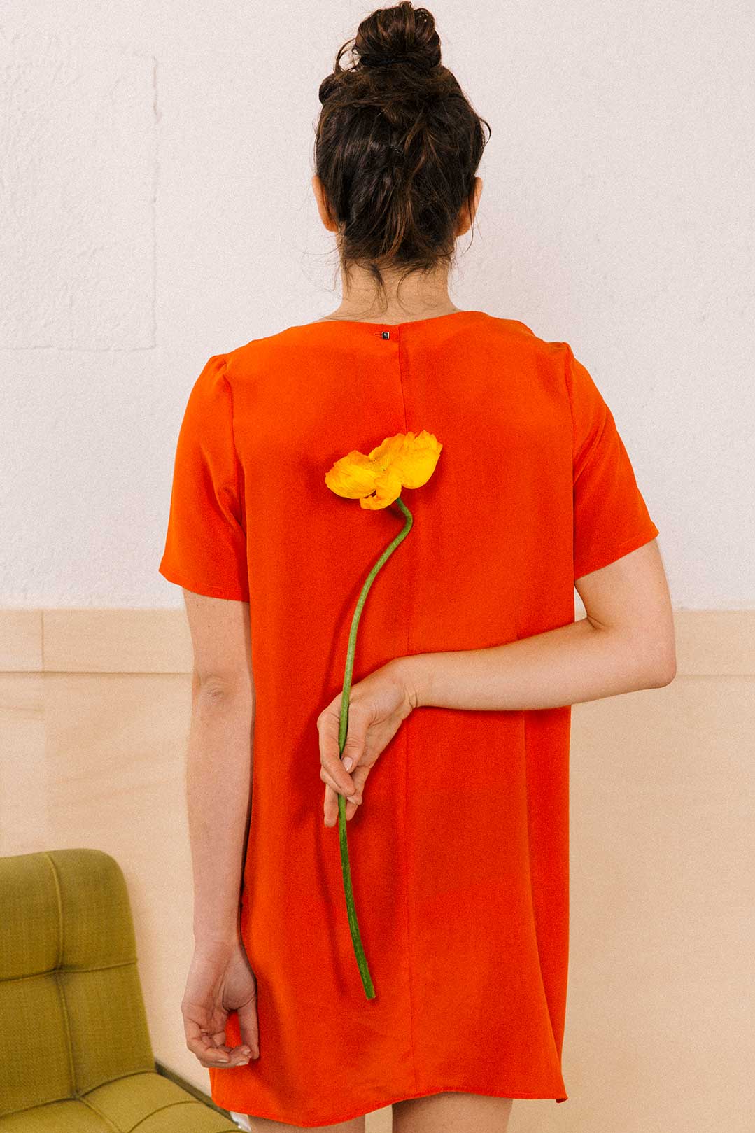 Robe droite manches t-shirt en soie lavée orange Julia 4