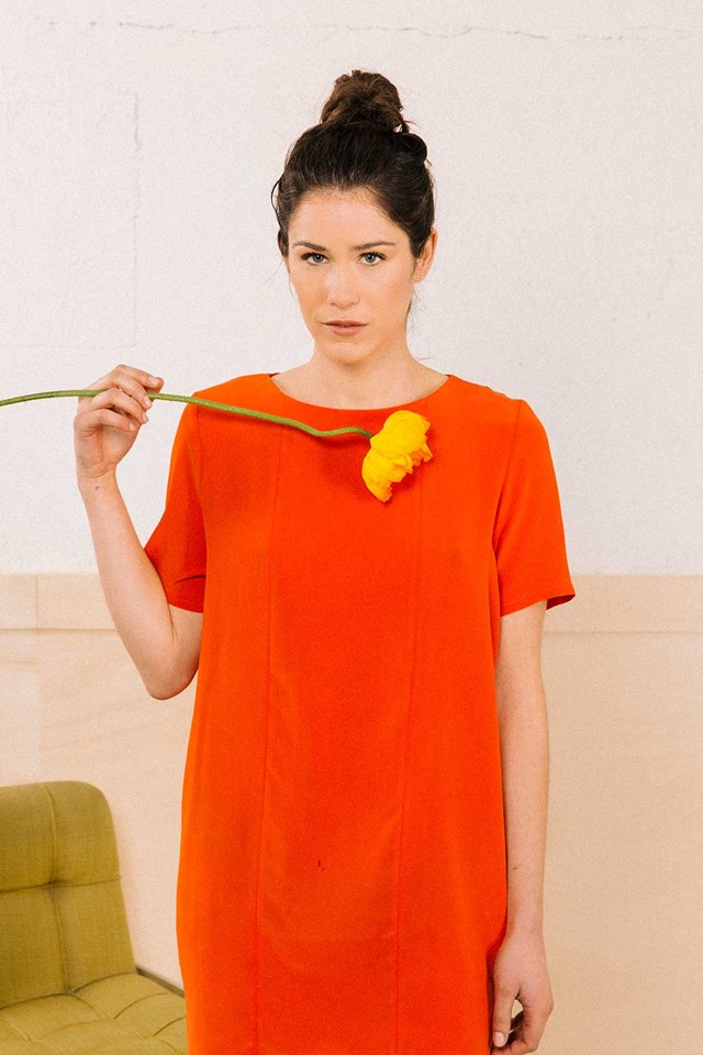 Robe droite manches t-shirt en soie lavée orange Julia 3