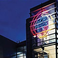 Les Gémeaux, un théâtre inclusif dédié aux créations contemporaines Les Gémeaux, un théâtre inclusif dédié aux créations contemporaines
